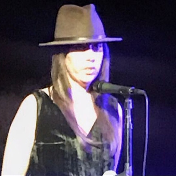 Meet your Posher, Janeen - Picture 1 of 1